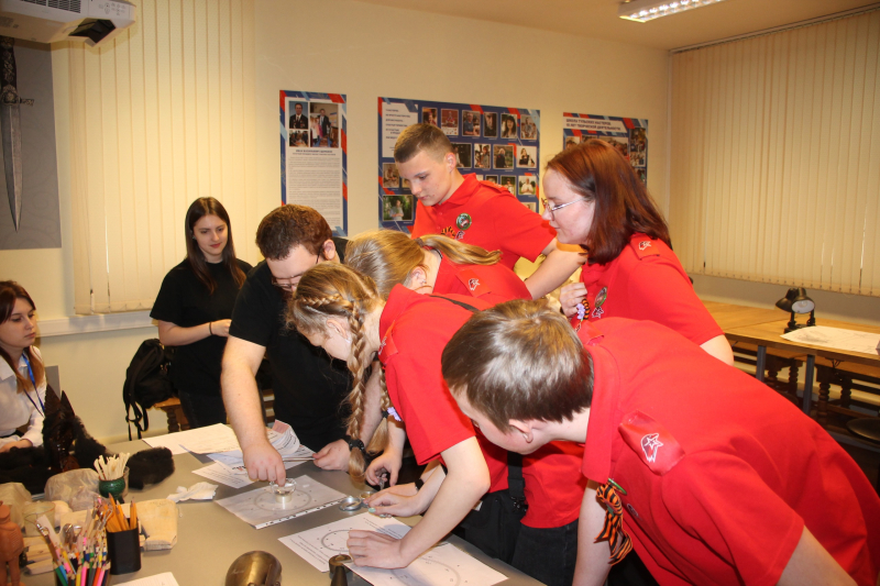 Финальный этап региональной военно-патриотической игры «Майские маневры» прошёл сегодня в здании-шлеме Тульского государственного музея оружия в рамках проекта «Равнение на Героев» Тульский Государственный Музей Оружия