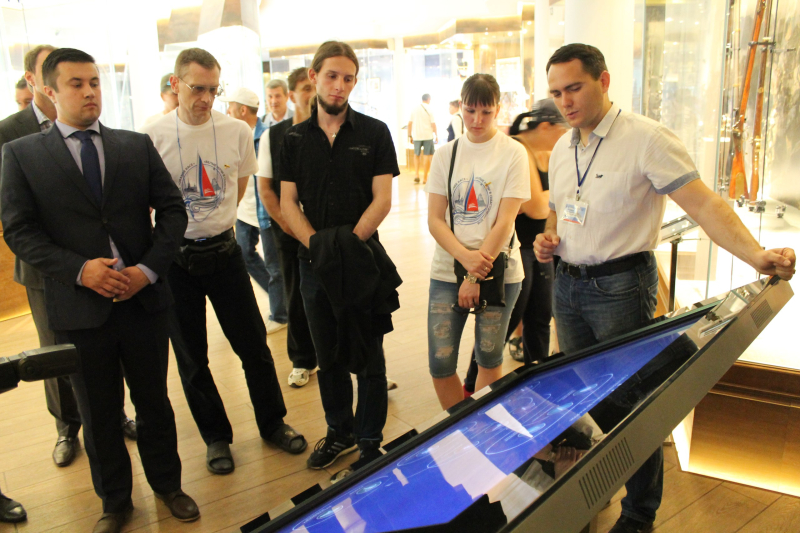 Участники фестиваля «Белые ночи в Севастополе» в Тульском музее оружия. Тульский Государственный Музей Оружия