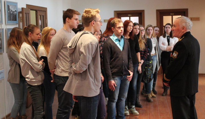 Герои-подводники в музее оружия Тульский Государственный Музей Оружия