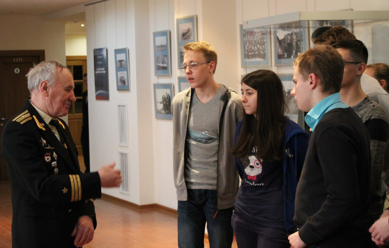 Герои-подводники в музее оружия Тульский Государственный Музей Оружия