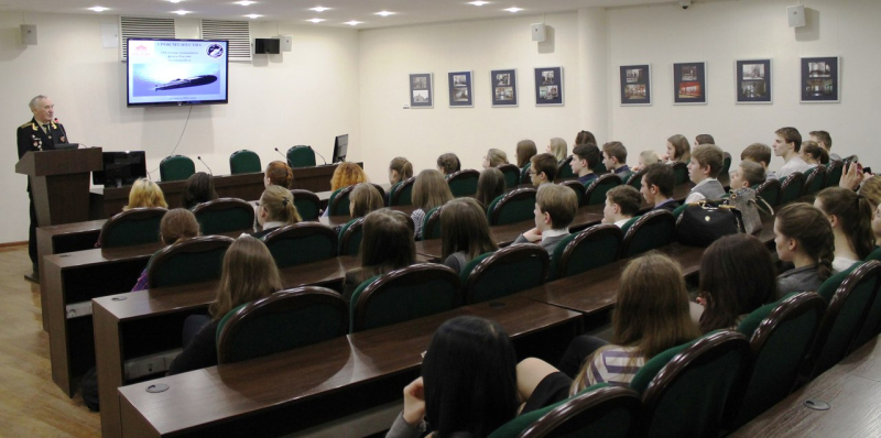 Герои-подводники в музее оружия Тульский Государственный Музей Оружия