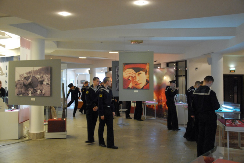 Музей оружия посетили курсанты Балтийского военно-морского института имени адмирала Ф.Ф. Ушакова Тульский Государственный Музей Оружия