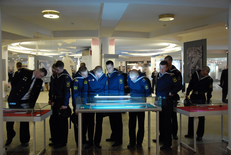 Музей оружия посетили курсанты Балтийского военно-морского института имени адмирала Ф.Ф. Ушакова Тульский Государственный Музей Оружия