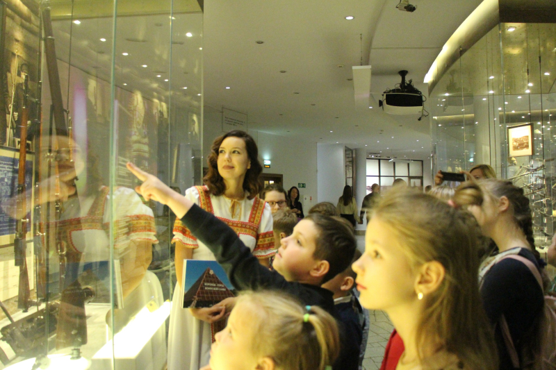 В самую творческую ночь в году – «Ночь искусств» - в Тульском музее оружия юные посетители стали участниками познавательных программ Тульский Государственный Музей Оружия