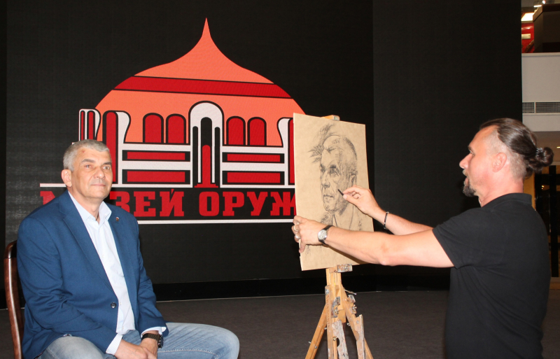 Мастер-класс автора выставки «Уголь Донбасса» Сергея Ивановича Марченко в Тульском музее оружия Тульский Государственный Музей Оружия