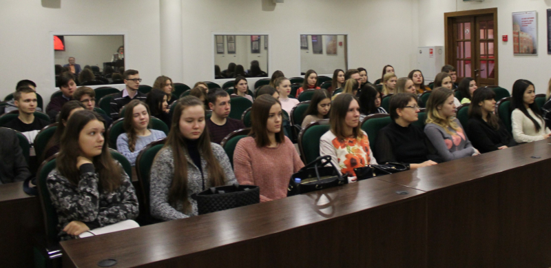 «Эта книга вам просто необходима… Читайте. Думайте. Спорьте.» В.Р. Мединский «Война. Мифы СССР. 1939-1945». Тульский Государственный Музей Оружия