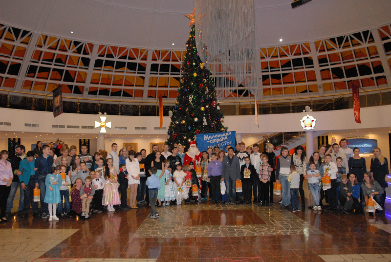 Более 2-х тысяч юных туляков стали участниками «Новогодней феерии» в обновленном зале под куполом с роскошной 9-метровой красавицей-елкой! Тульский Государственный Музей Оружия