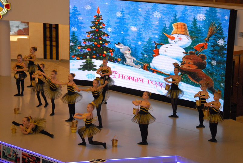 Более 2-х тысяч юных туляков стали участниками «Новогодней феерии» в обновленном зале под куполом с роскошной 9-метровой красавицей-елкой! Тульский Государственный Музей Оружия