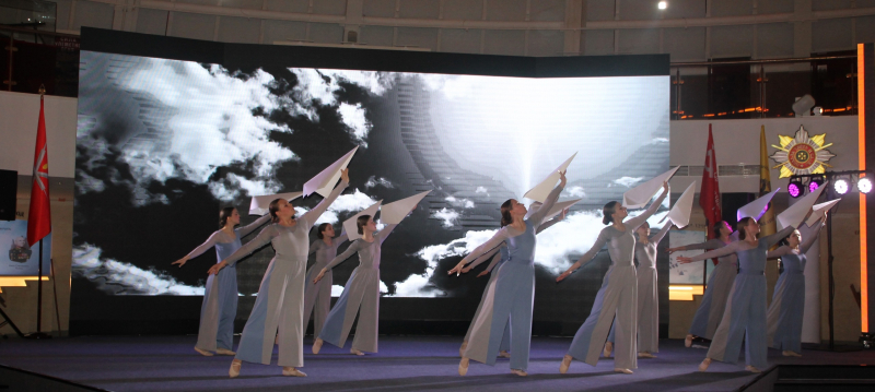 «Весна на клавишах Победы!» - проникновенное театрализованное представление состоялось сегодня в музее оружия. Тульский Государственный Музей Оружия