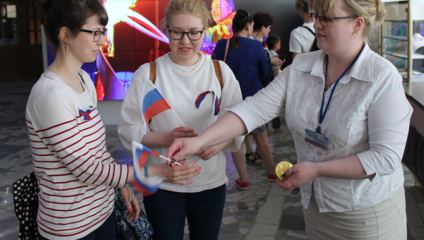 Сегодня празднует народ непобедимый День Родины своей великой, сильной... День России в музее оружия! Тульский Государственный Музей Оружия