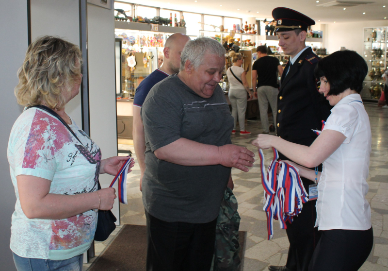 Сегодня празднует народ непобедимый День Родины своей великой, сильной... День России в музее оружия! Тульский Государственный Музей Оружия