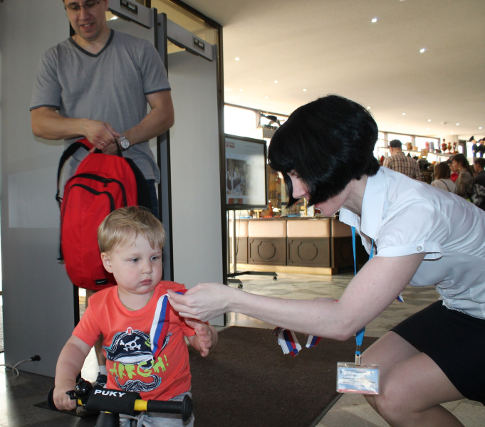 Сегодня празднует народ непобедимый День Родины своей великой, сильной... День России в музее оружия! Тульский Государственный Музей Оружия