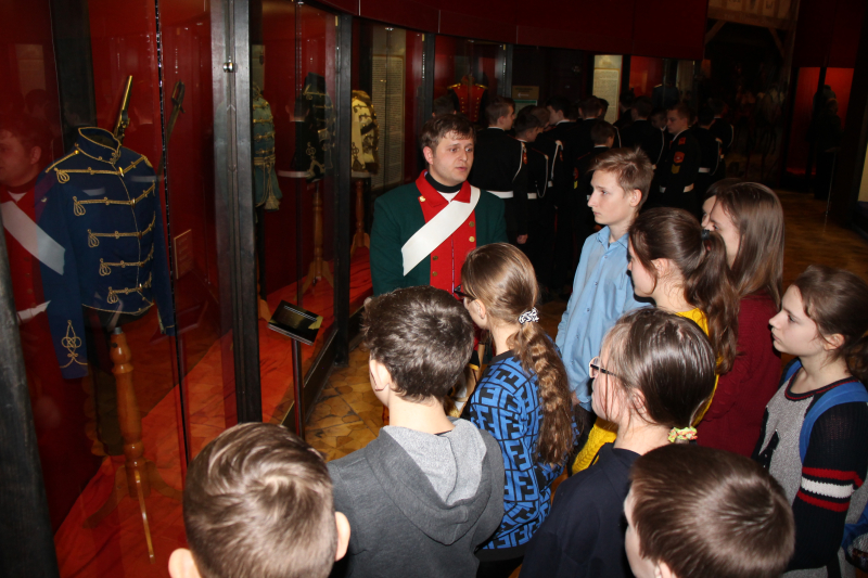 В преддверии Международного женского дня в здании музея на территории Кремля открылась выставка «Честь мундира»! Тульский Государственный Музей Оружия