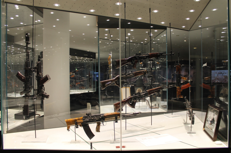 В здании-шлеме музея оружия завершаются работы по созданию новой постоянной экспозиции Тульский Государственный Музей Оружия