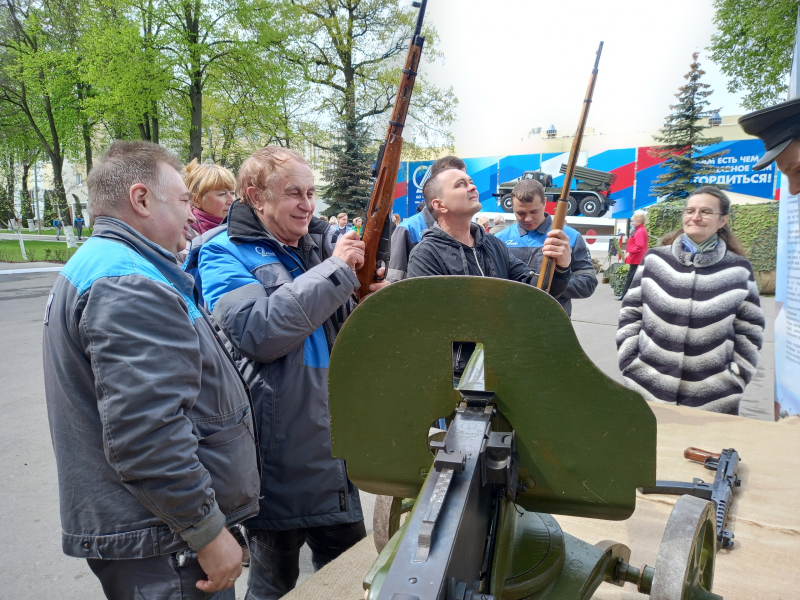 Тульский музей оружия провел выездную интерактивную выставку «Стрелковое оружие Великой Отечественной войны» в АО «НПО «СПЛАВ» им. А.Н. Ганичева» Тульский Государственный Музей Оружия
