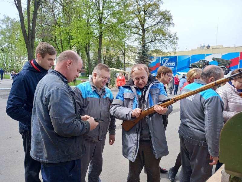 Тульский музей оружия провел выездную интерактивную выставку «Стрелковое оружие Великой Отечественной войны» в АО «НПО «СПЛАВ» им. А.Н. Ганичева» Тульский Государственный Музей Оружия
