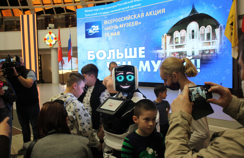 Всероссийскую акцию «Ночь музеев» в Тульском музее оружия торжественно открыла директор музея, Тульский Государственный Музей Оружия