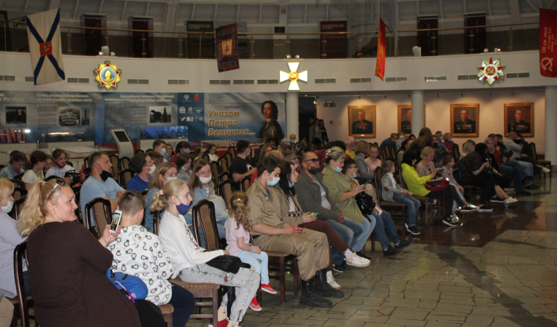 Всероссийскую акцию «Ночь музеев» в Тульском музее оружия торжественно открыла директор музея, Тульский Государственный Музей Оружия