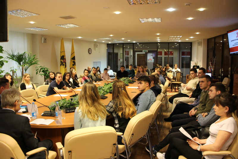 9 ноября в музее продолжила и завершила свою работу Международная научная конференция «Россия и Словения: опыт военного прошлого во имя мирного будущего» Тульский Государственный Музей Оружия