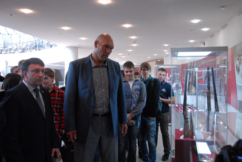 Николай Валуев в Тульском музее оружия! Тульский Государственный Музей Оружия