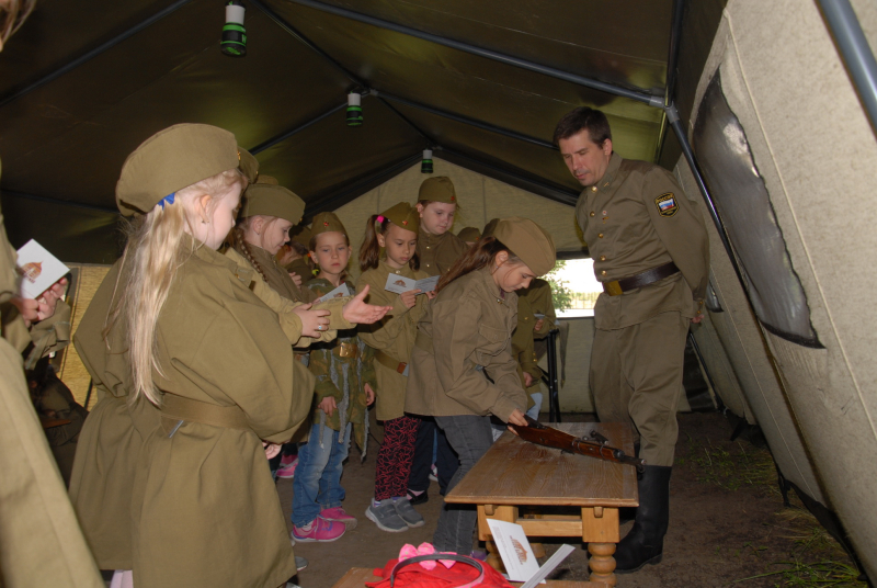 Воспитанники детских оздоровительных лагерей в музее оружия Тульский Государственный Музей Оружия