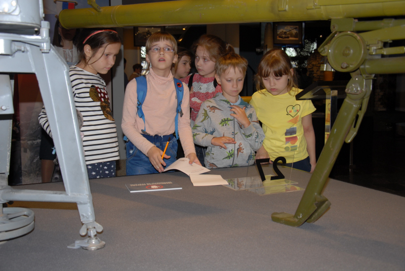 Воспитанники детских оздоровительных лагерей в музее оружия Тульский Государственный Музей Оружия