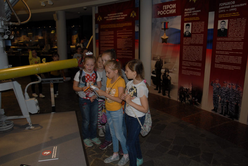 Воспитанники детских оздоровительных лагерей в музее оружия Тульский Государственный Музей Оружия