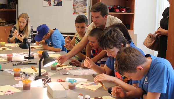 «Добро худо переможет». В музее прошло очередное занятие с «особенными» детьми Тульский Государственный Музей Оружия