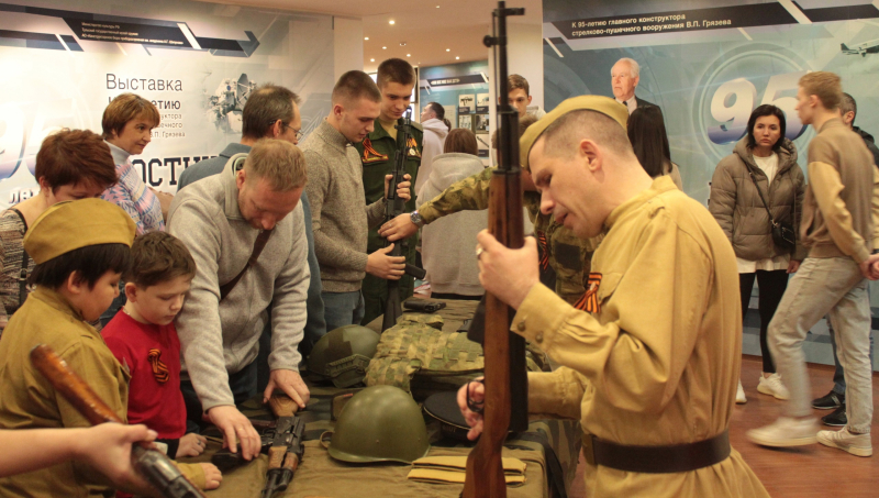 9 мая, в День Победы, в здании-шлеме Тульского музея оружия состоится праздничная программа «Ликующий май!» Тульский Государственный Музей Оружия