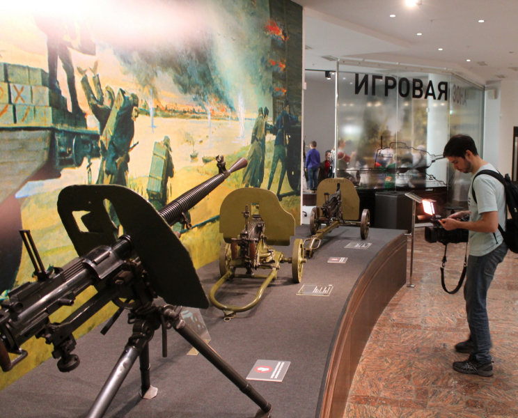 Корреспонденты Информационного агентства России «ТАСС» познакомились с новой экспозицией музея оружия Тульский Государственный Музей Оружия