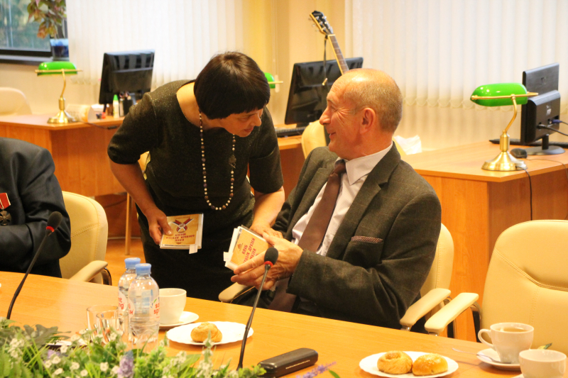 Активная роль ветеранов-наставников в патриотическом воспитании молодежи – главная тема заседания Клуба боевых друзей в Тульском музее оружия Тульский Государственный Музей Оружия