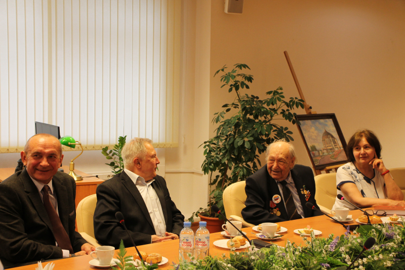 Активная роль ветеранов-наставников в патриотическом воспитании молодежи – главная тема заседания Клуба боевых друзей в Тульском музее оружия Тульский Государственный Музей Оружия