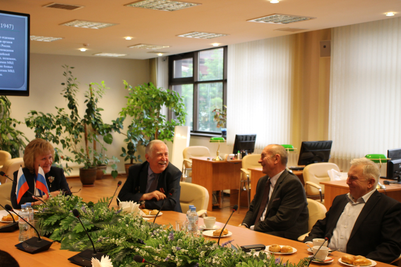 Активная роль ветеранов-наставников в патриотическом воспитании молодежи – главная тема заседания Клуба боевых друзей в Тульском музее оружия Тульский Государственный Музей Оружия