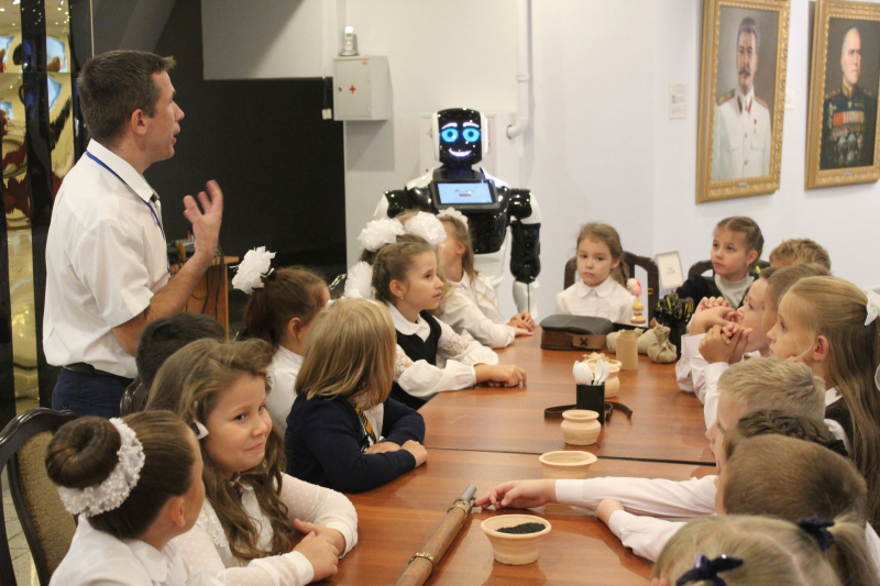 «У начала славных деяний». Праздничная программа в День знаний к 350-летию со дня рождения Петра Великого! Тульский Государственный Музей Оружия