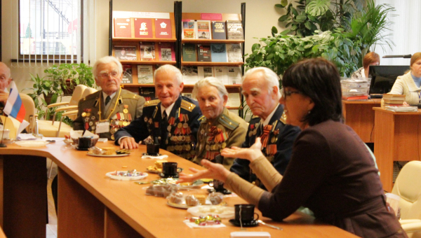 «Нас выручала дружба фронтовая, Она и нынче нас не подведёт…» Тульский Государственный Музей Оружия