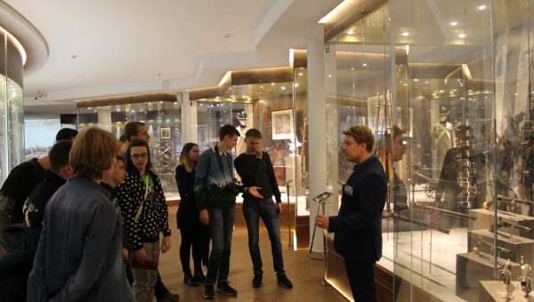 Более 1300 студентов из 48 регионов России – участников «Студенческой весны» радушно принял Тульский музей оружия Тульский Государственный Музей Оружия