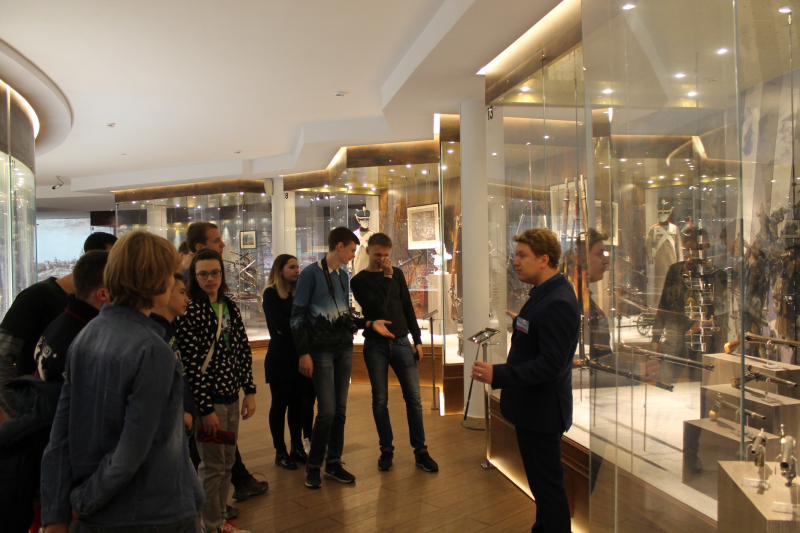 Более 1300 студентов из 48 регионов России – участников «Студенческой весны» радушно принял Тульский музей оружия Тульский Государственный Музей Оружия