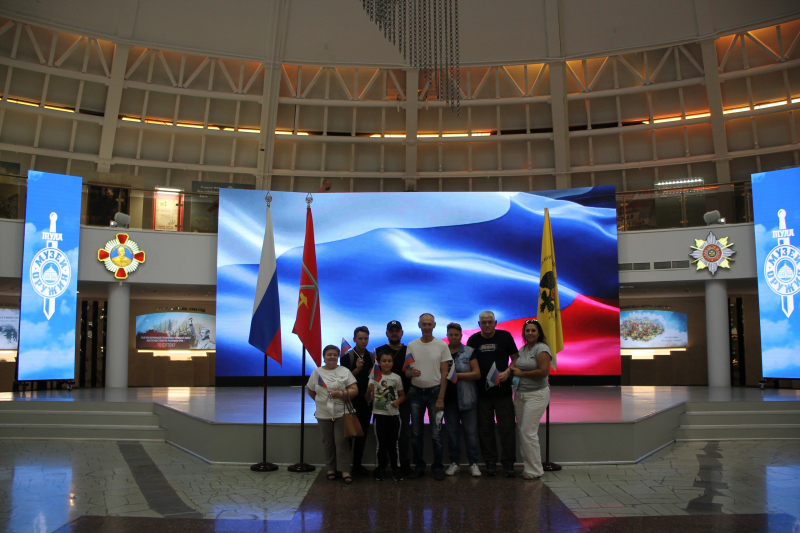 «Мой флаг, моя история»: посетители Тульского музея оружия присоединились к Всероссийской акции, посвященной Дню Государственного флага России Тульский Государственный Музей Оружия