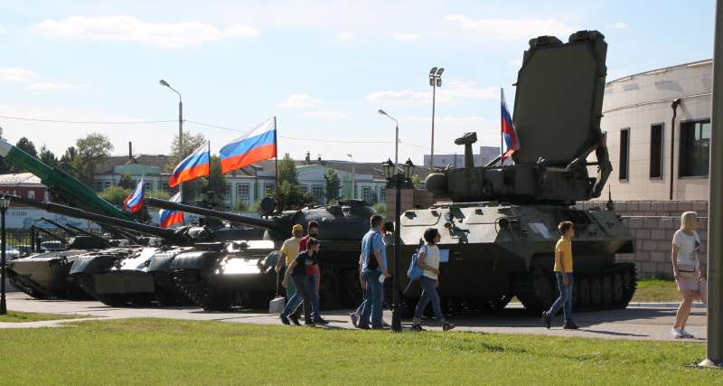 «Мой флаг, моя история»: посетители Тульского музея оружия присоединились к Всероссийской акции, посвященной Дню Государственного флага России Тульский Государственный Музей Оружия