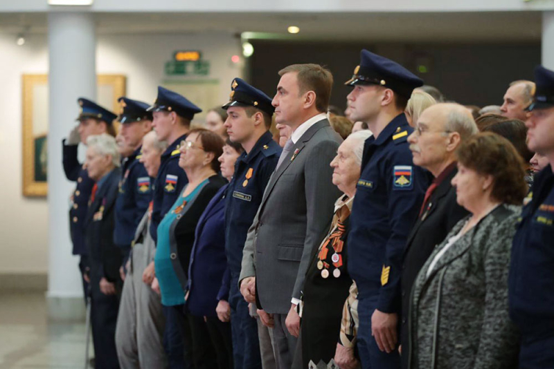 Губернатор Тульской области А.Г. Дюмин вручил ветеранам юбилейные медали «75 лет Победы в Великой Отечественной войне 1941-1945 гг.» в Тульском музее оружия Тульский Государственный Музей Оружия
