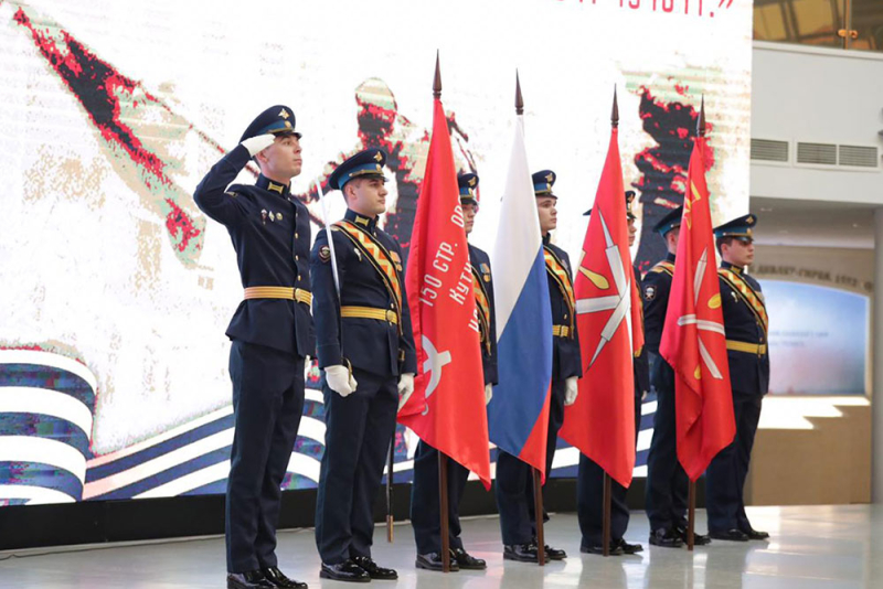 Губернатор Тульской области А.Г. Дюмин вручил ветеранам юбилейные медали «75 лет Победы в Великой Отечественной войне 1941-1945 гг.» в Тульском музее оружия Тульский Государственный Музей Оружия