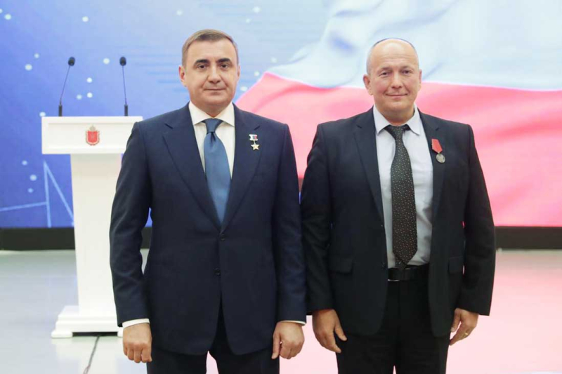 Сегодня в Зале Славы российского оружия Тульского музея оружия состоялась торжественное собрание, посвященное Дню оружейника. Тульский Государственный Музей Оружия