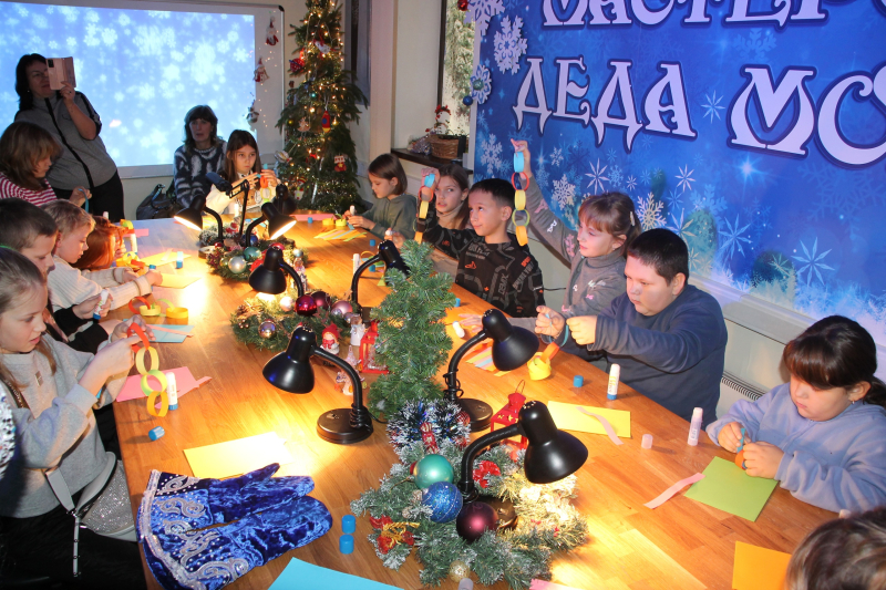 Дорогие друзья!18 ноября празднует День рождения самый главный зимний волшебник – российский Дед Мороз! Тульский Государственный Музей Оружия