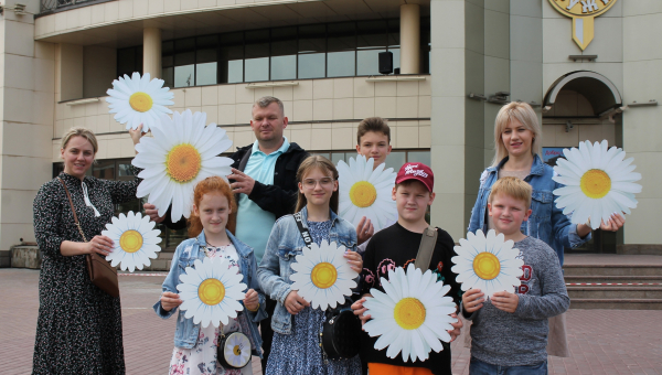 Сегодня, в День семьи, любви и верности, посетители музея оружия делают «ромашковое селфи» и делятся друг с другом яркими позитивными эмоциями! Тульский Государственный Музей Оружия