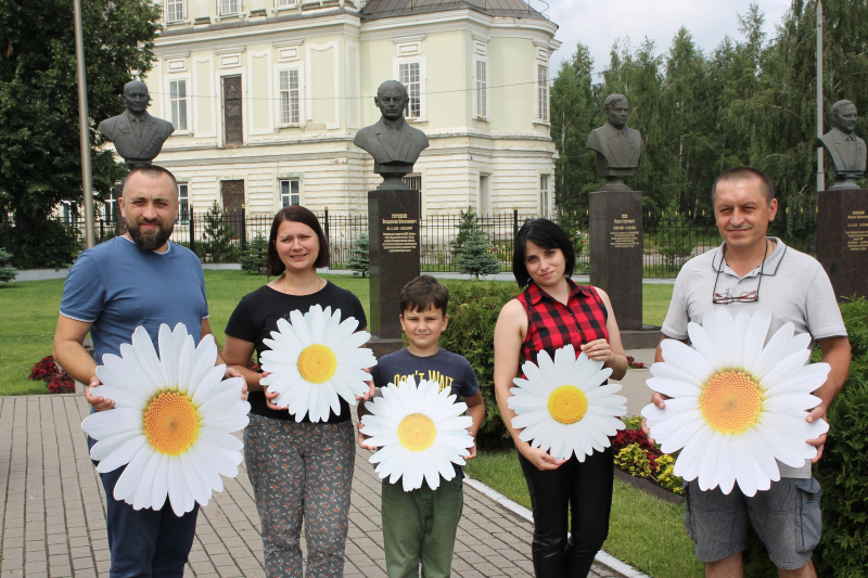 Сегодня, в День семьи, любви и верности, посетители музея оружия делают «ромашковое селфи» и делятся друг с другом яркими позитивными эмоциями! Тульский Государственный Музей Оружия