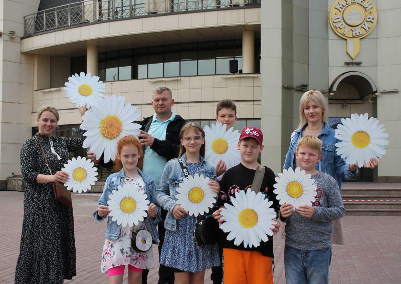 Сегодня, в День семьи, любви и верности, посетители музея оружия делают «ромашковое селфи» и делятся друг с другом яркими позитивными эмоциями! Тульский Государственный Музей Оружия