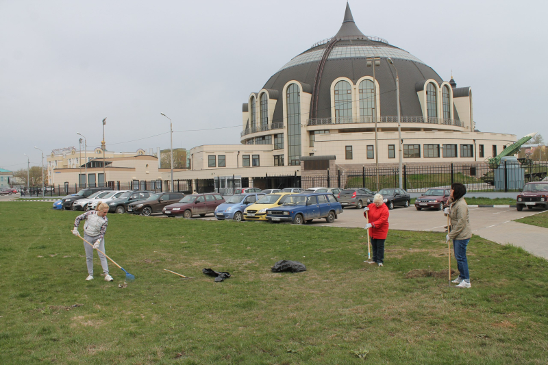 Чистота приятна глазу и душе! В музее оружия прошел субботник! Тульский Государственный Музей Оружия