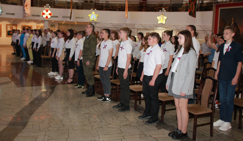 Сегодня в Тульском музее оружия состоялась торжественная церемония вручения паспортов молодым гражданам Российской Федерации! Тульский Государственный Музей Оружия