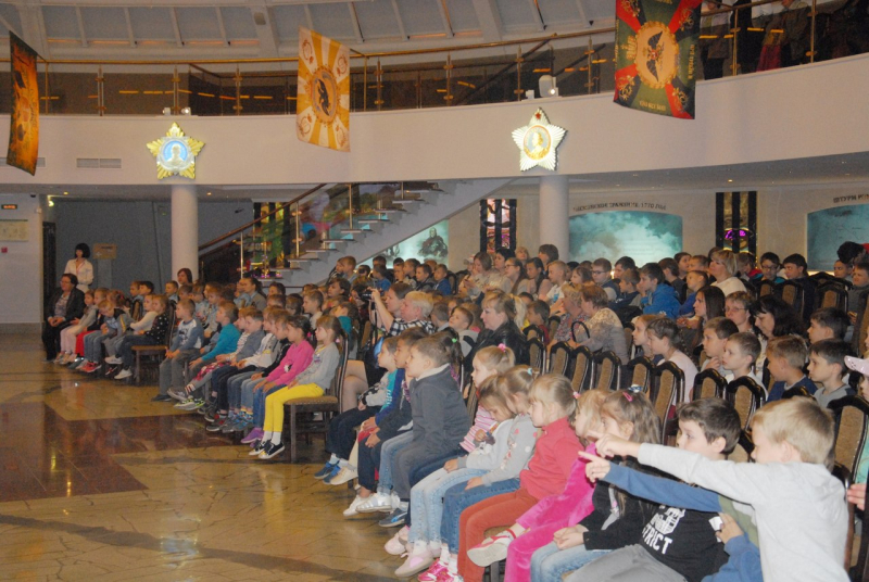 День защиты детей в музее оружия: «ШЛЕМ» принял сотни юных посетителей! Тульский Государственный Музей Оружия