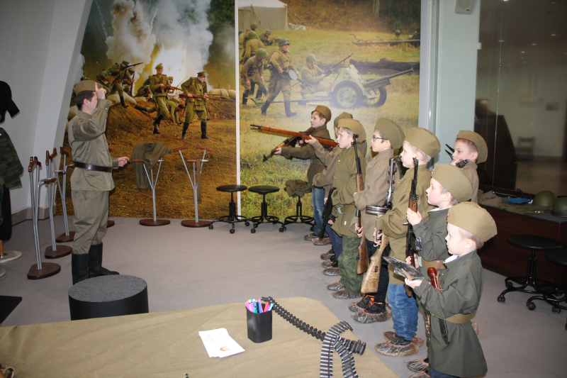 «Великие сражения России» и «Курс молодого бойца» - на игровых площадках музея. Тульский Государственный Музей Оружия